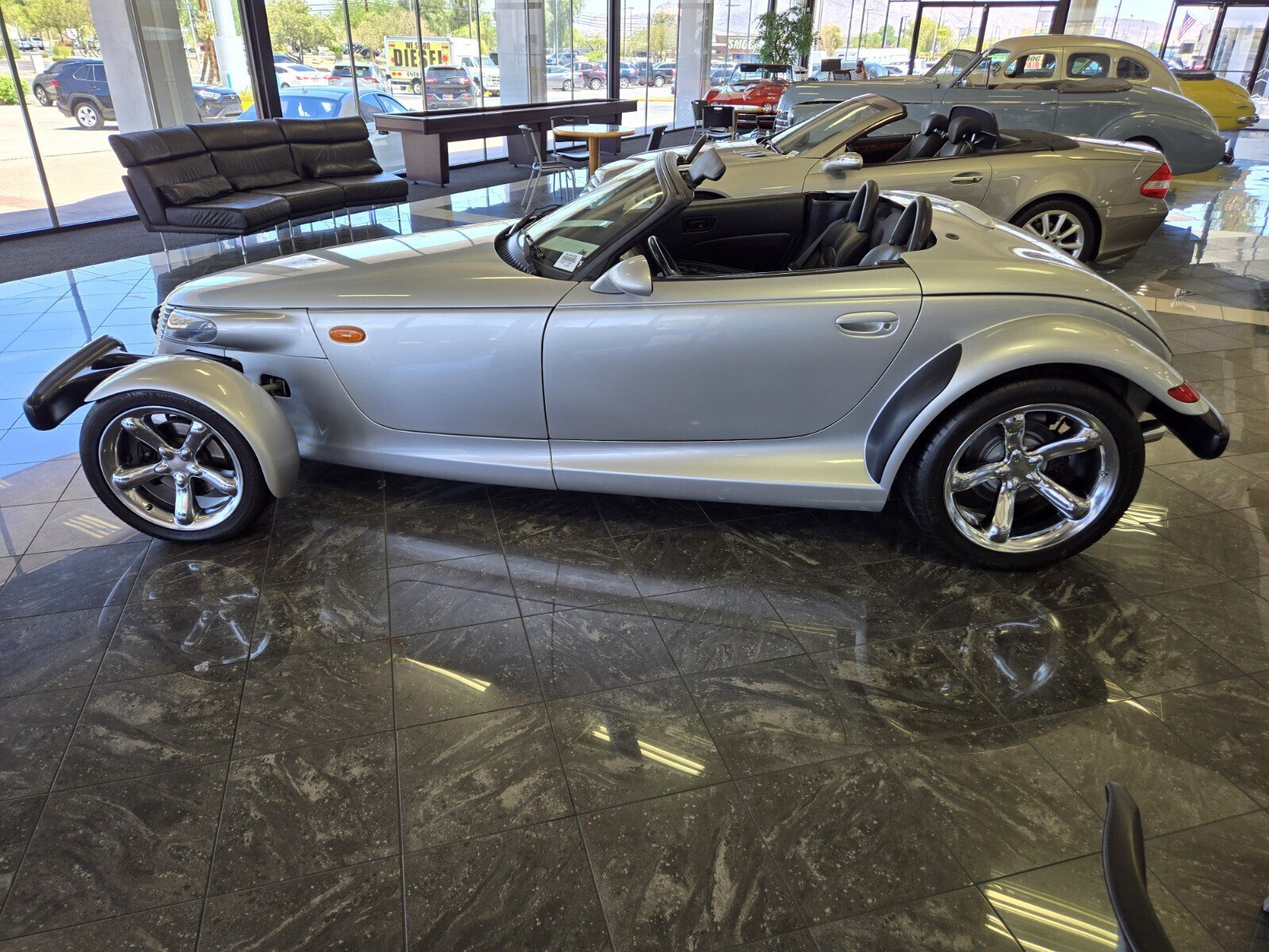 Used 2001 Chrysler Prowler RWD image 2