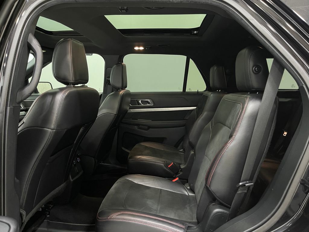 Used 2019 Ford Explorer XLT w/ Equipment Group 202A image 31