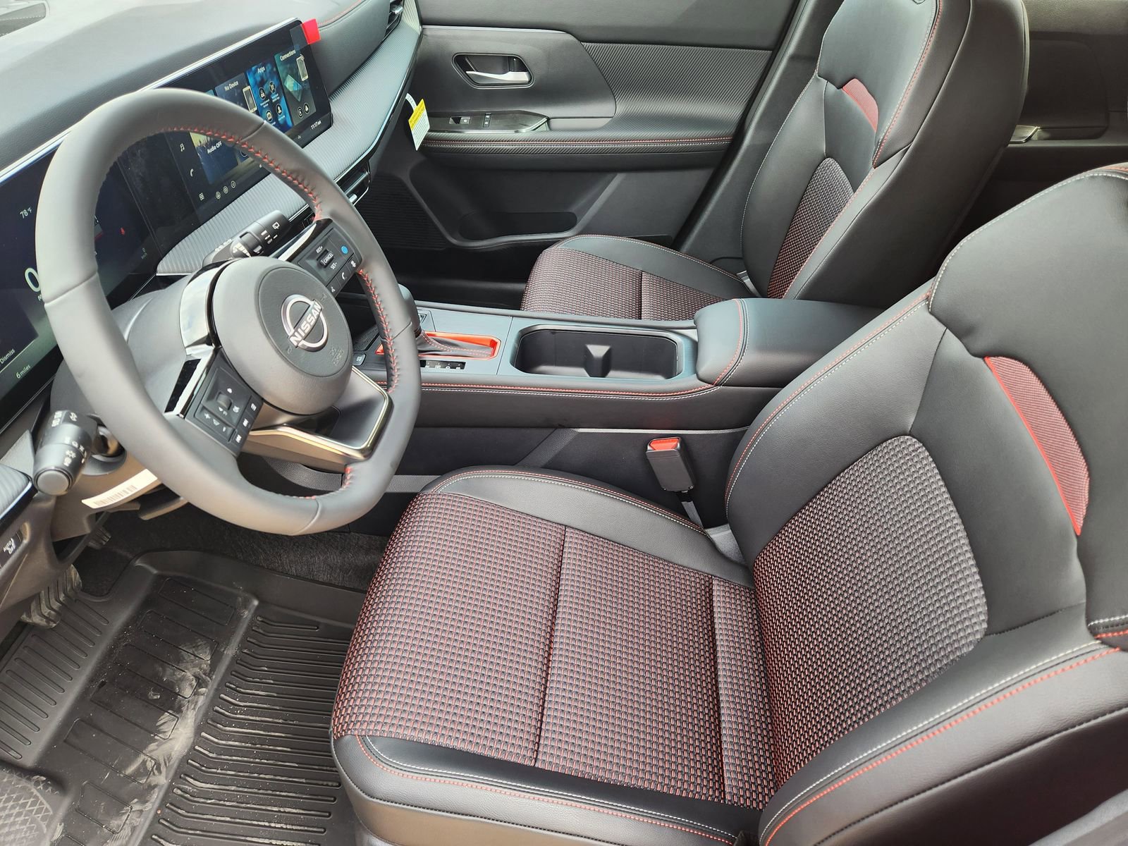 New 2026 Nissan Kicks SR FWD image 12