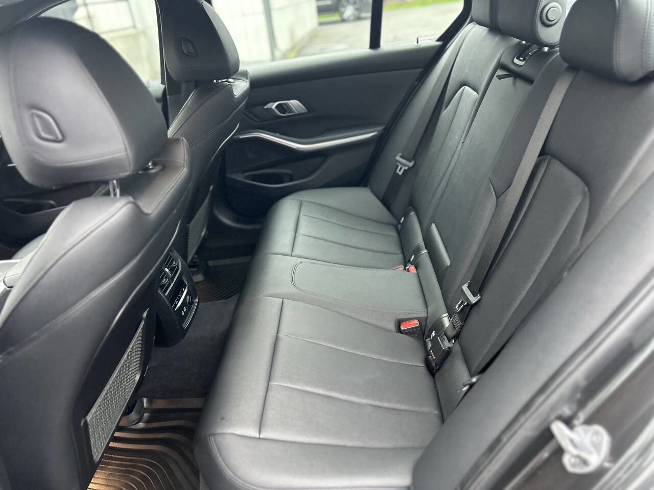 Used 2020 BMW 330i xDrive Sedan w/ Premium Package image 17