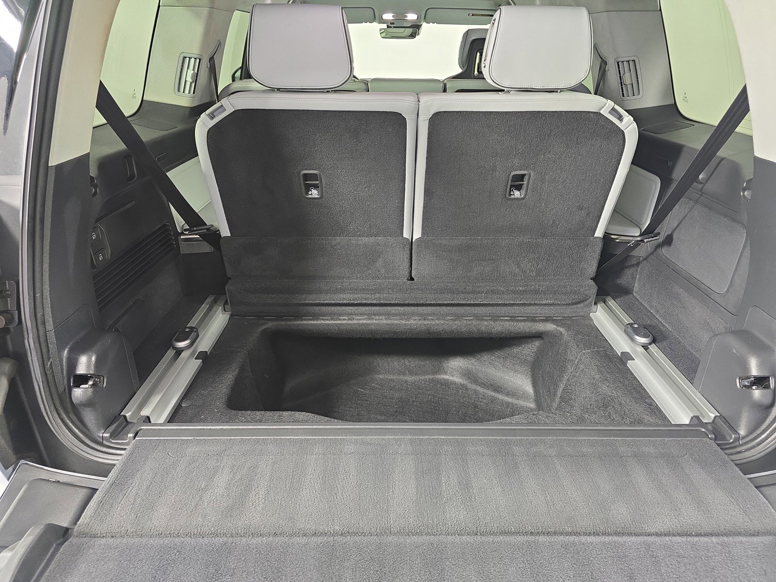 Used 2023 Rivian R1S Adventure image 26