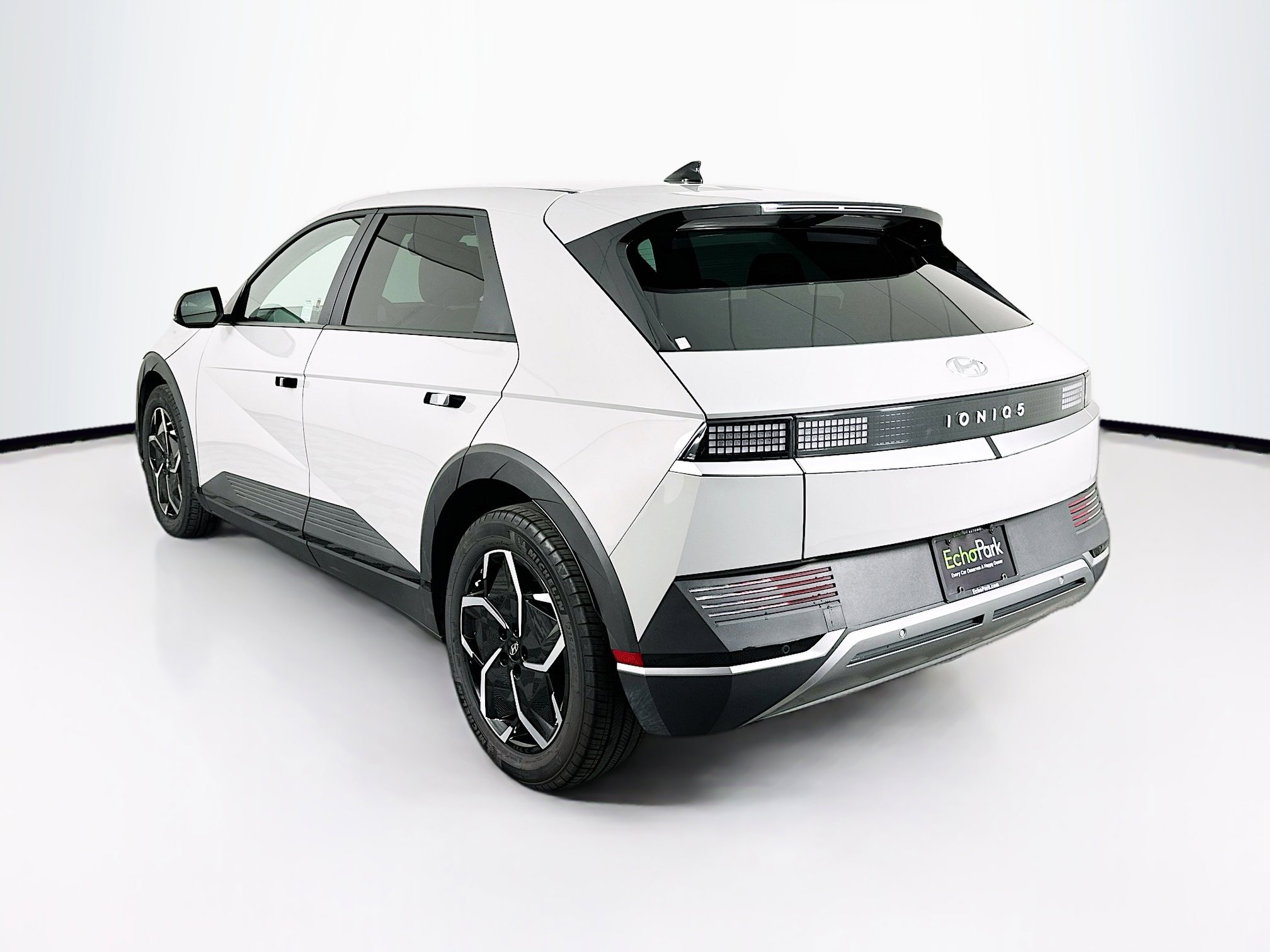 Used 2023 Hyundai Ioniq 5 SEL w/ Cargo Package image 5