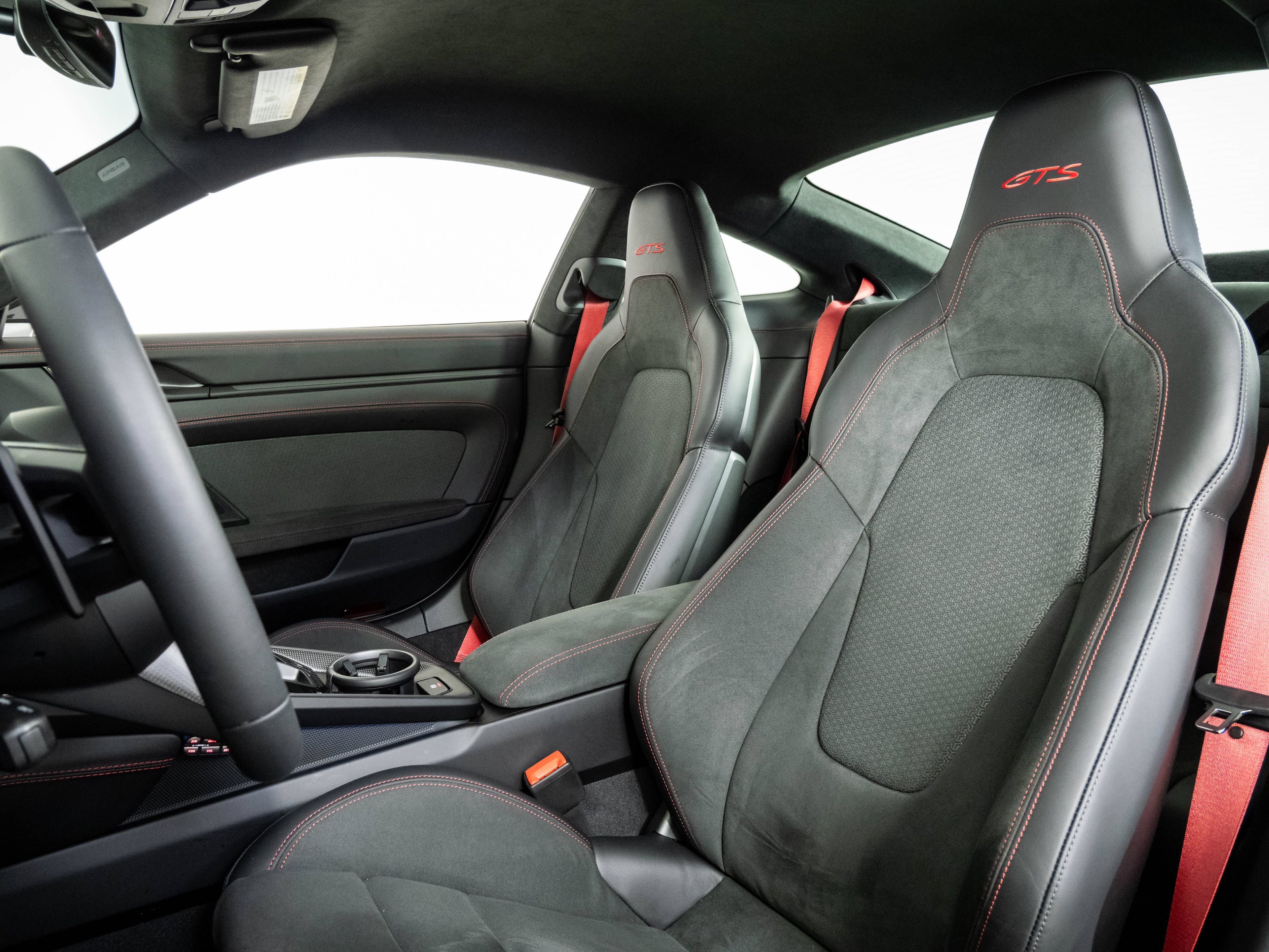 Certified 2025 Porsche 911 Carrera GTS RWD image 5