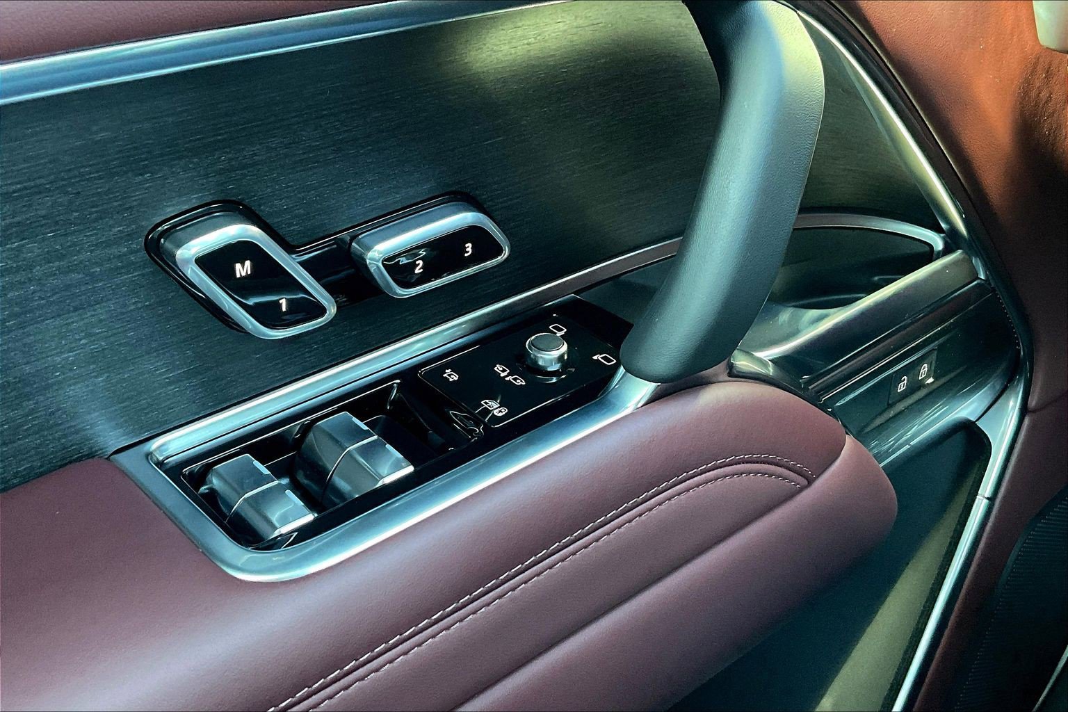 New 2026 Land Rover Range Rover SE image 22