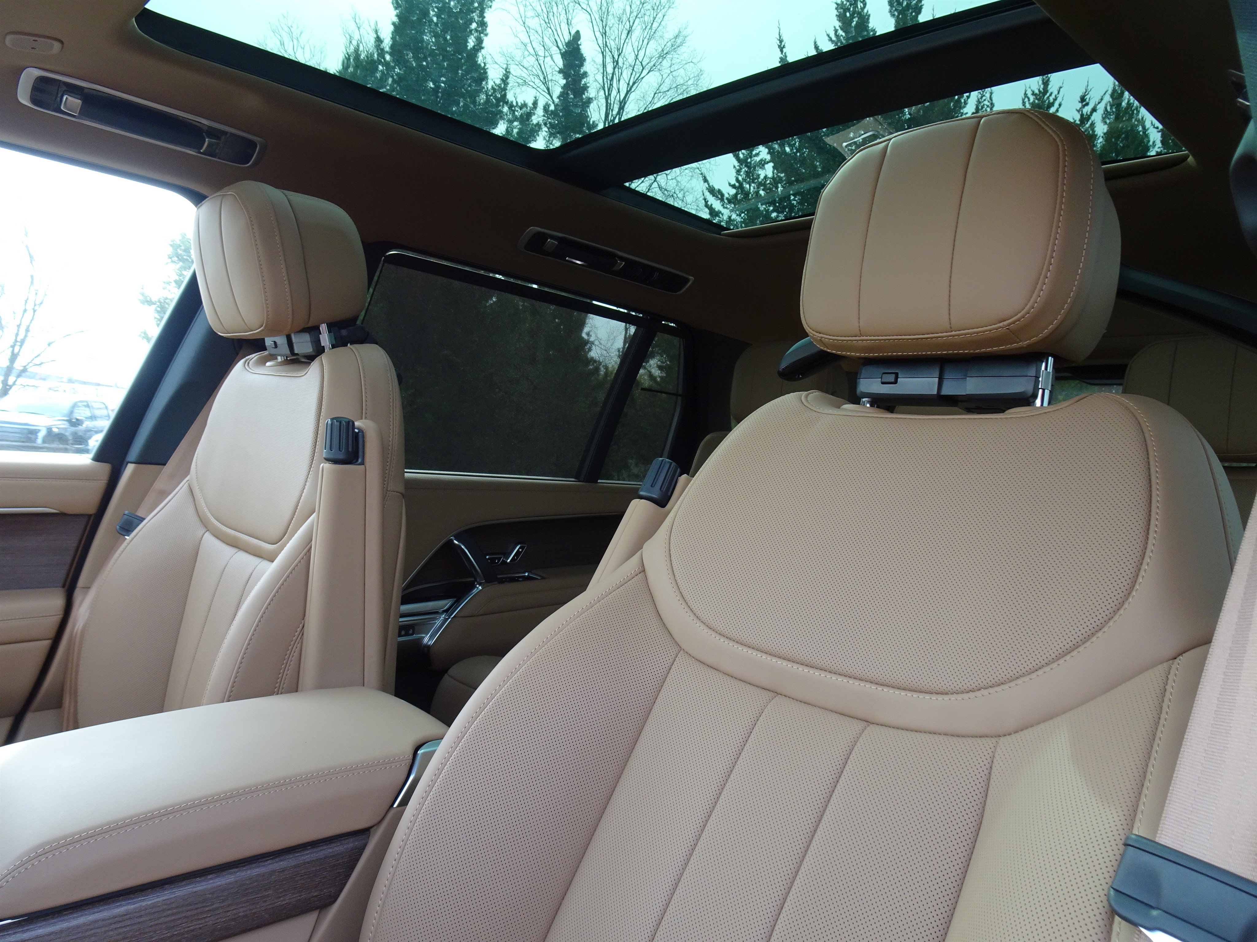 New 2026 Land Rover Range Rover Long Wheelbase SE image 15