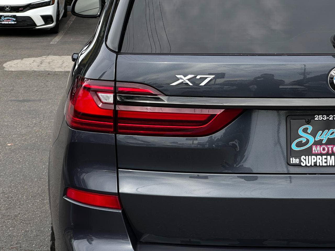 Used 2022 BMW X7 xDrive40i w/ M Sport Package AWD/4WD image 32