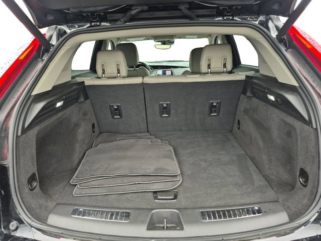 Used 2023 Cadillac XT4 Premium Luxury w/ Technology Package AWD/4WD image 19