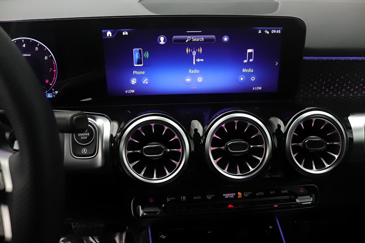 Certified 2025 Mercedes-Benz GLB 250 image 9