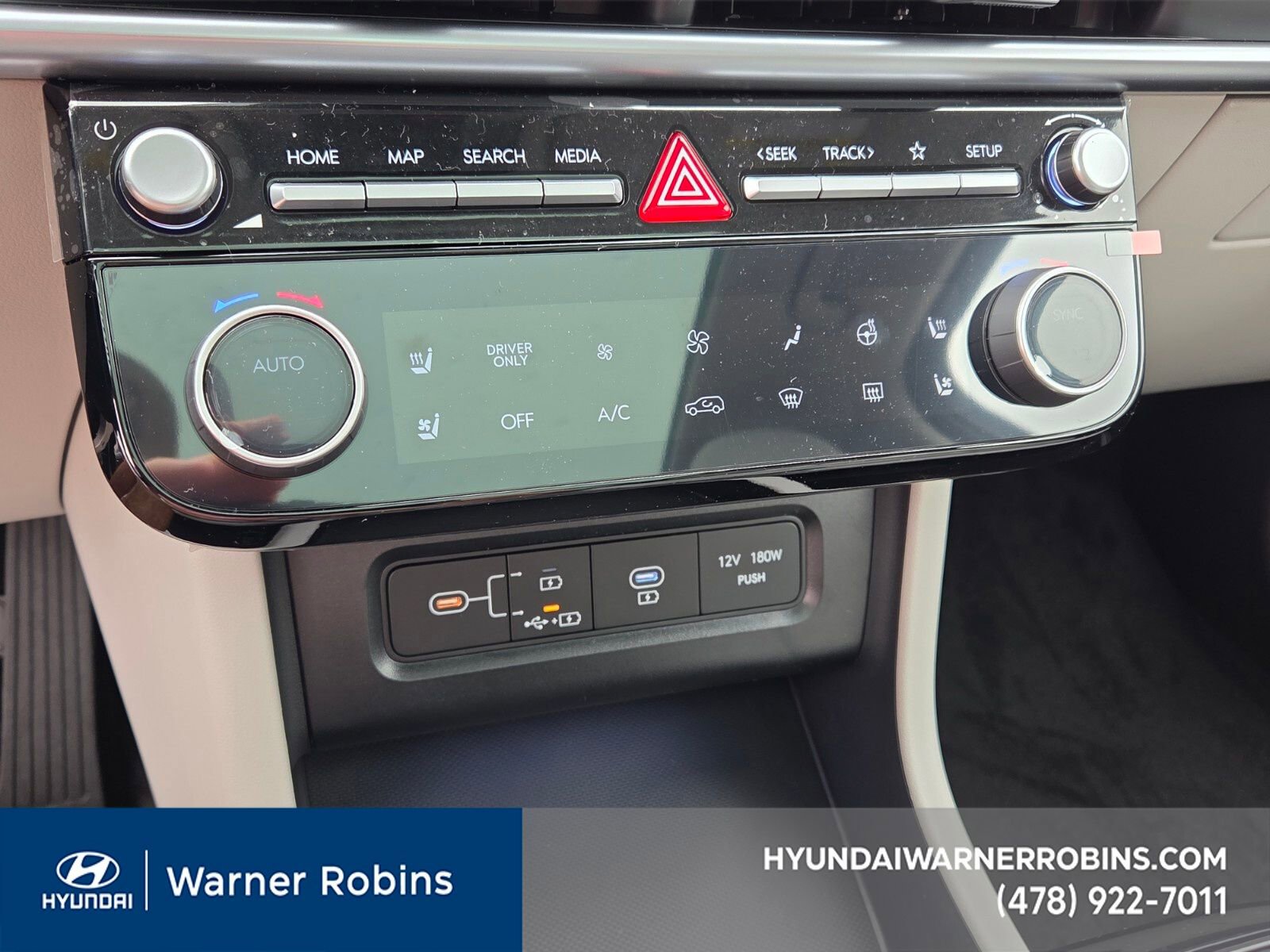 New 2026 Hyundai Tucson Limited image 24