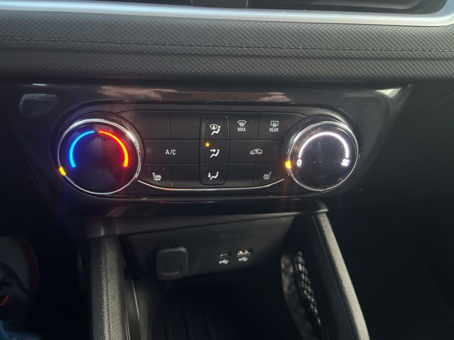 Used 2025 Chevrolet TrailBlazer LT w/ LT Cold Weather Package FWD image 14