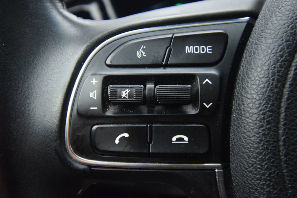 Used 2022 Kia Niro Touring Special Edition FWD image 36
