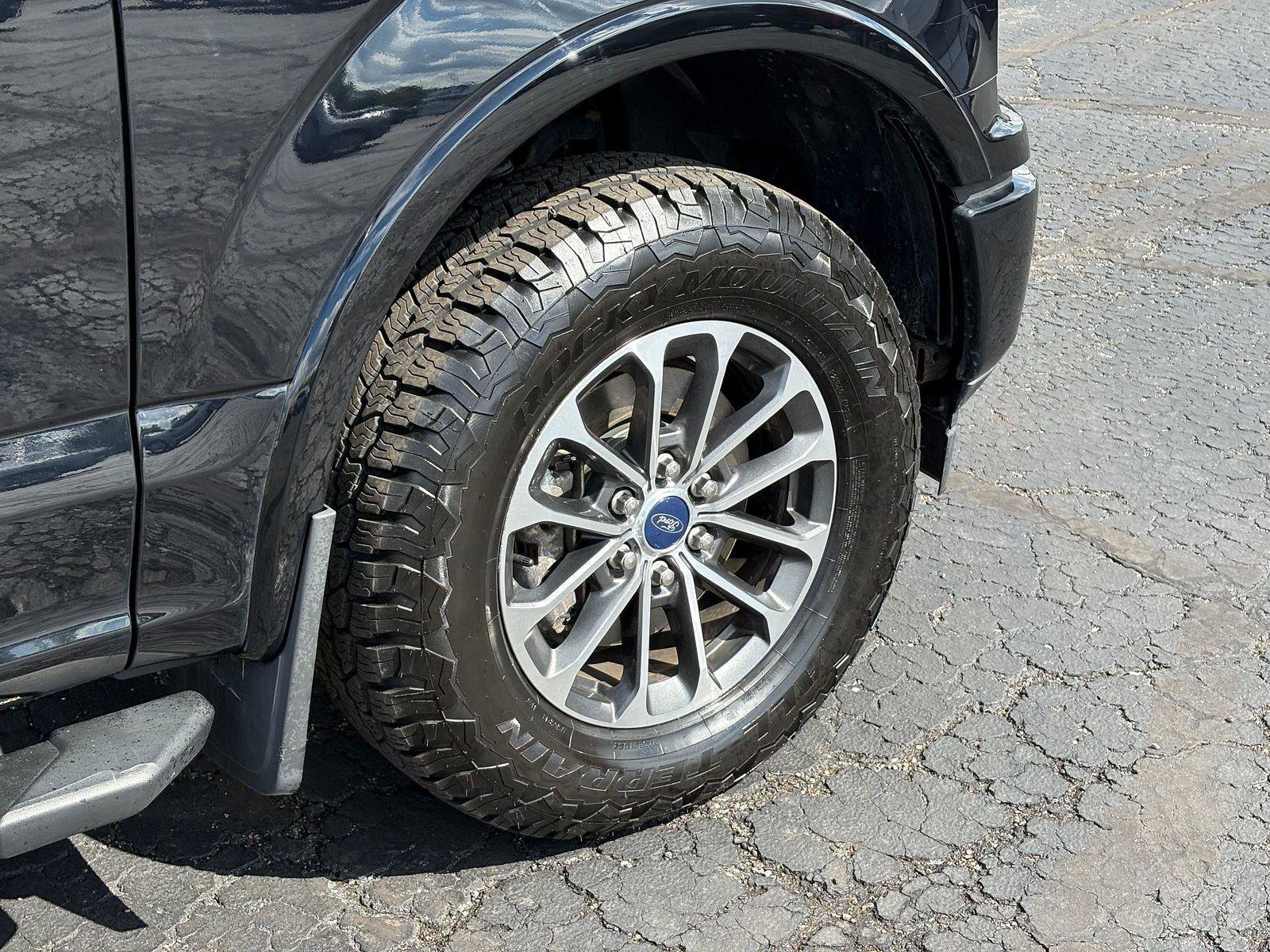 Used 2018 Ford F150 XLT w/ Equipment Group 302A Luxury AWD/4WD image 9