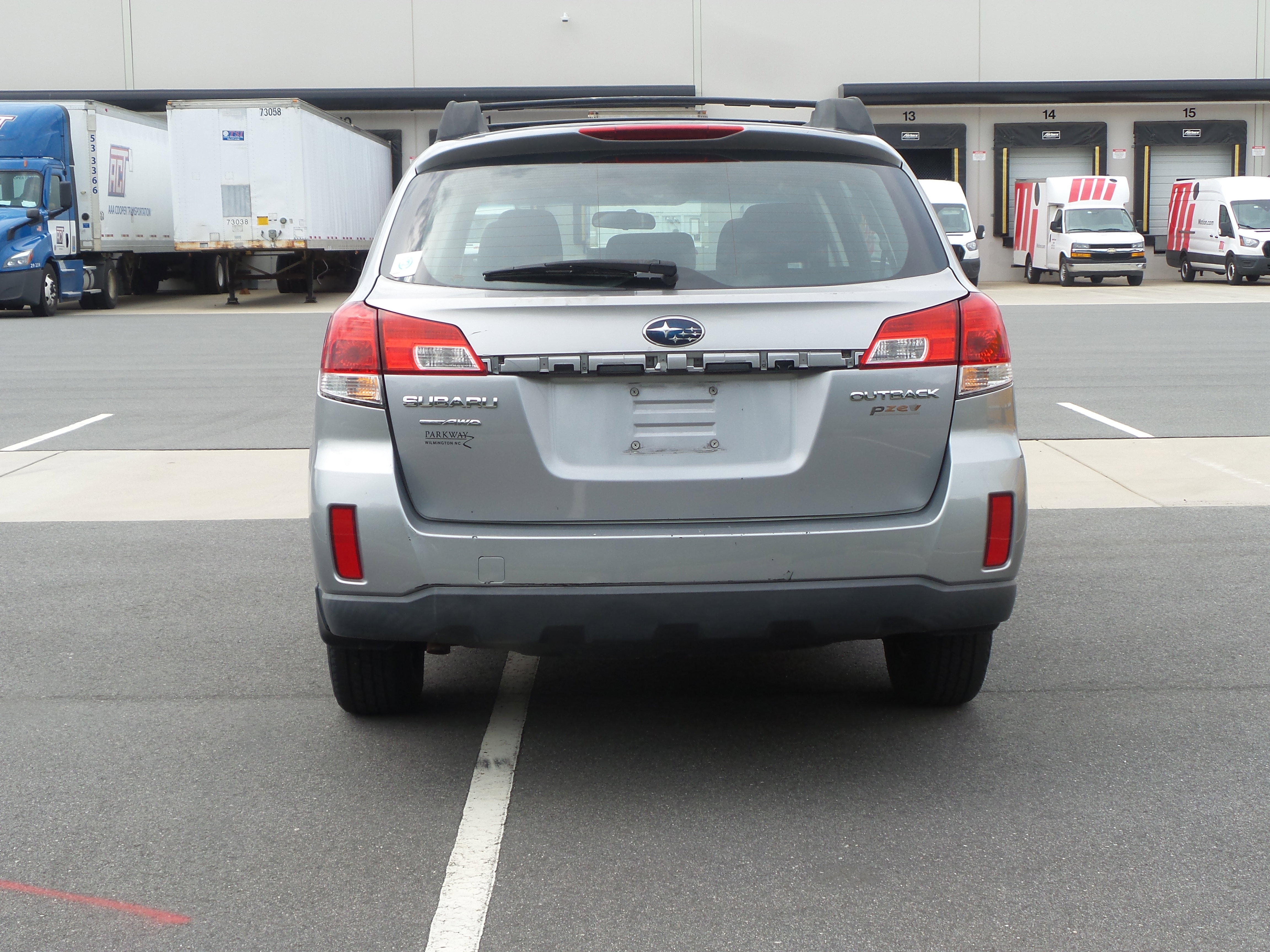 Used 2010 Subaru Outback 2.5i image 4