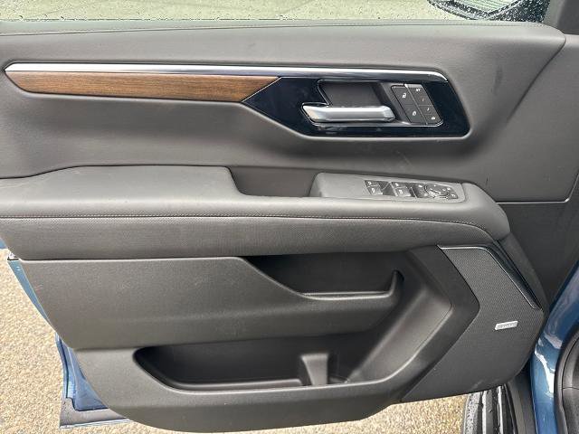 New 2026 Chevrolet Suburban High Country w/ Sun And Tow Package image 6