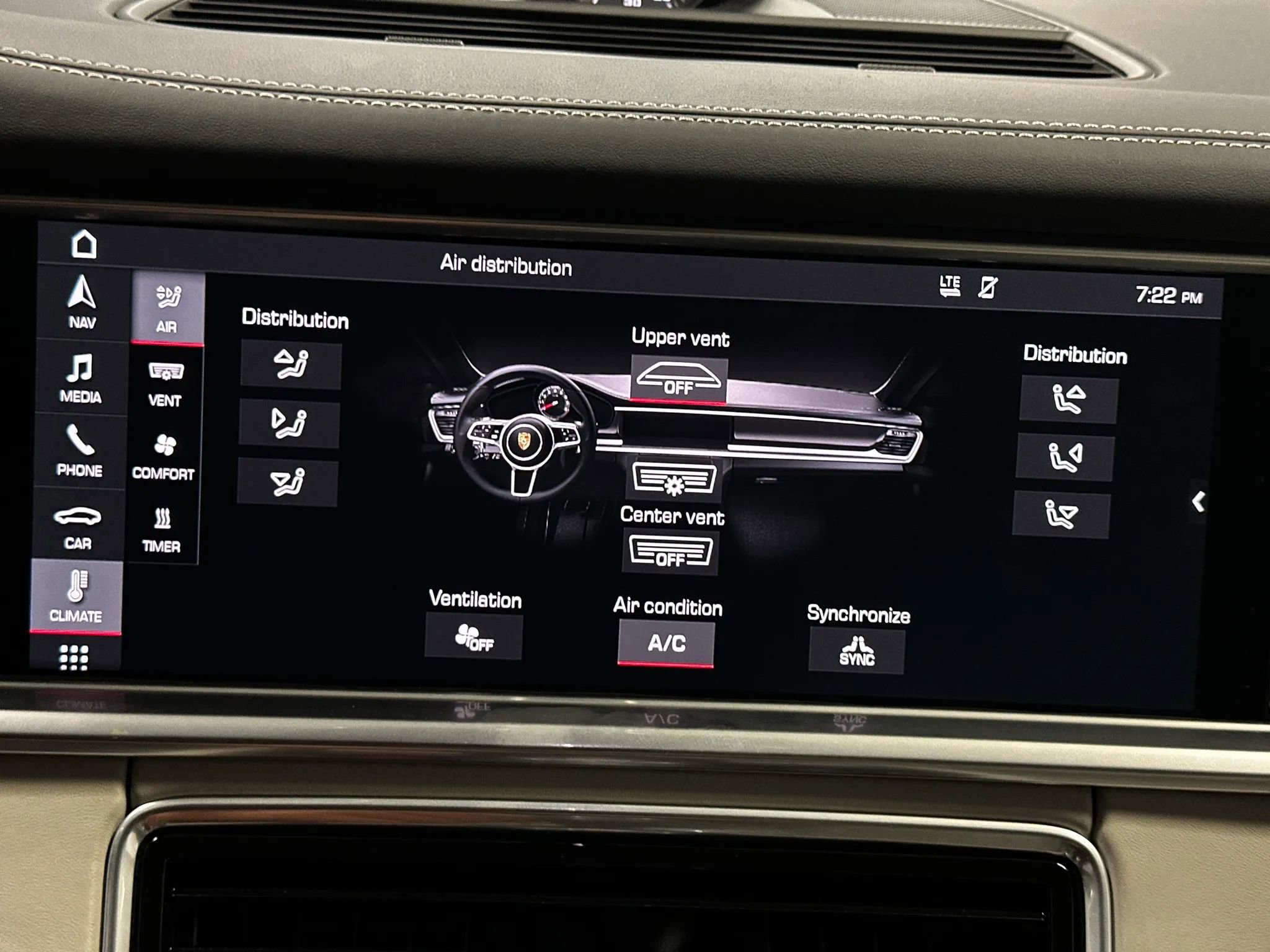 Used 2018 Porsche Panamera 4 w/ Premium Package Plus AWD/4WD image 40
