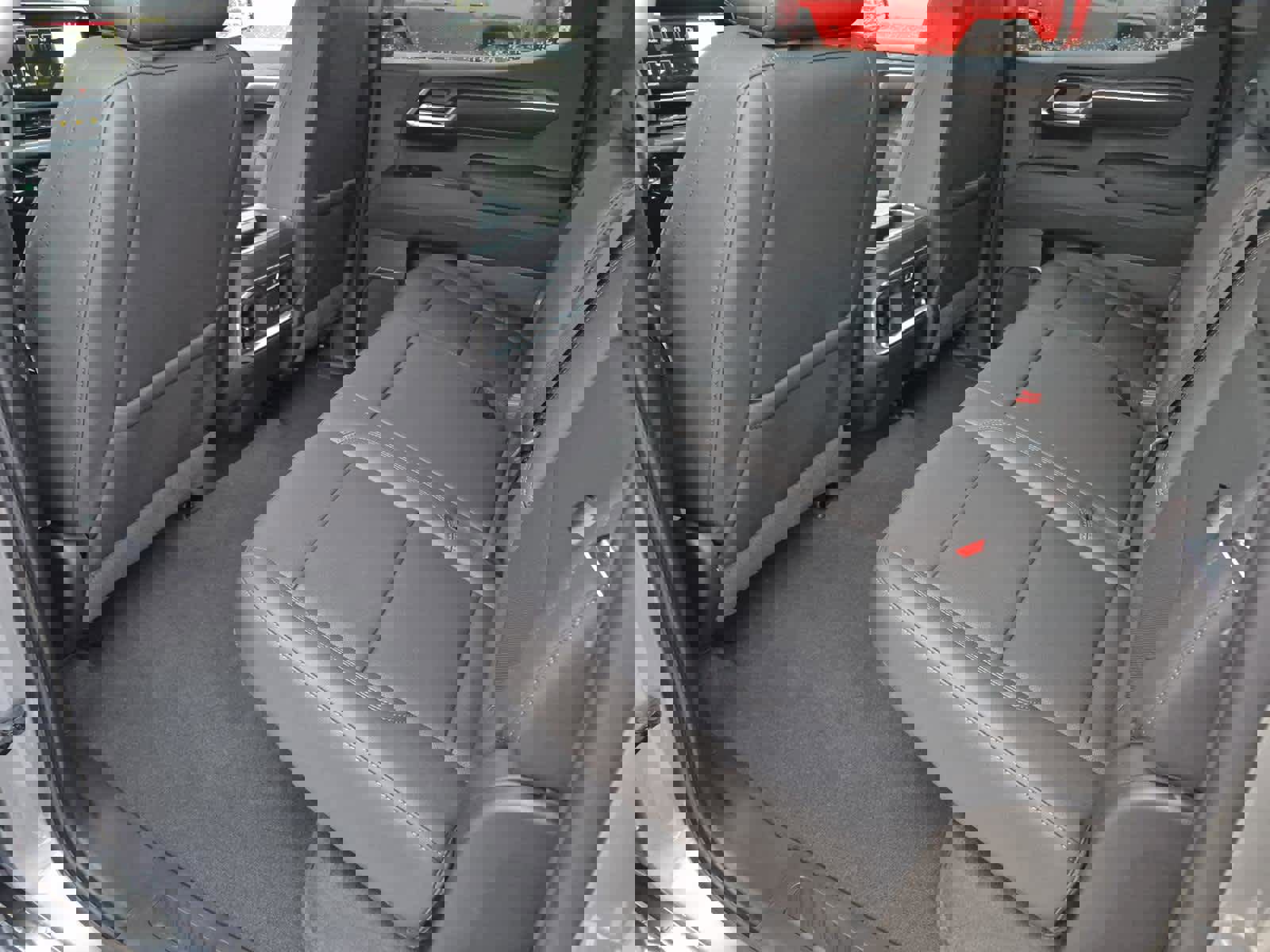 New 2026 GMC Sierra 1500 SLT image 10