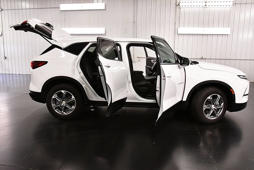 Used 2023 Chevrolet Blazer LT w/ Driver Confidence Package AWD/4WD image 30