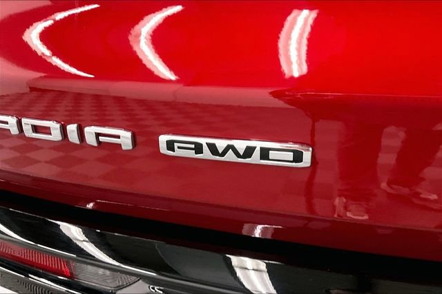 Used 2025 GMC Acadia Denali w/ Super Cruise Package image 9