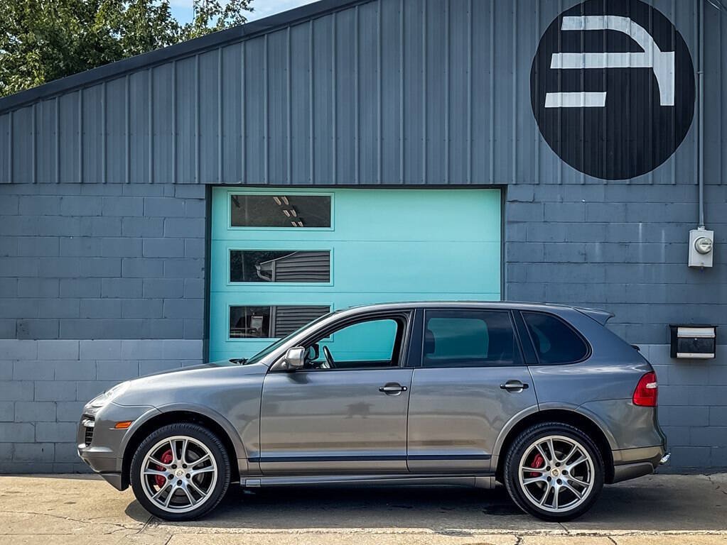 Used 2010 Porsche Cayenne GTS AWD/4WD image 3