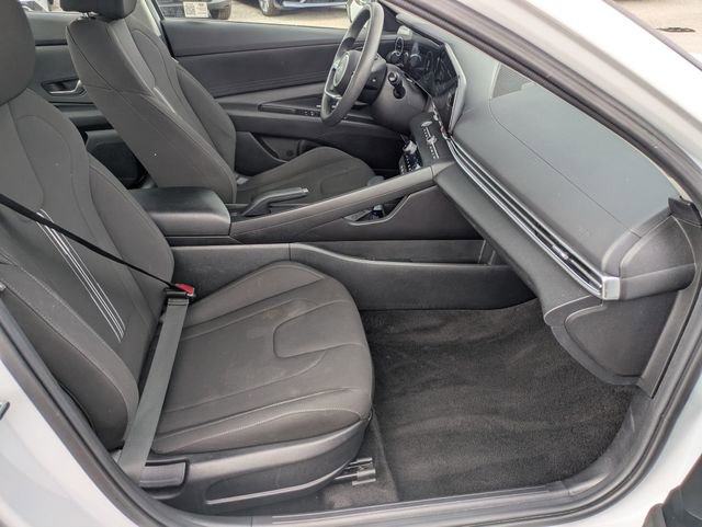 Used 2024 Hyundai Elantra SEL image 29