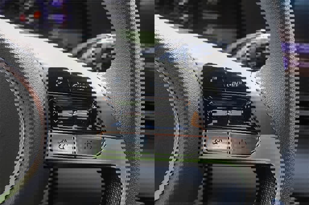 Certified 2023 Hyundai Elantra SEL image 32