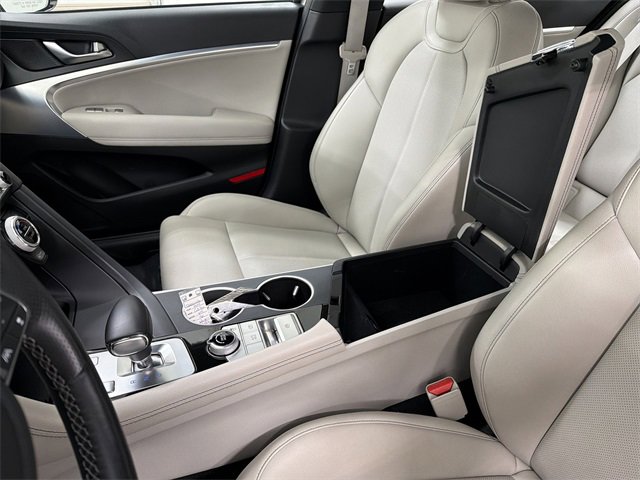 Used 2023 Genesis G70 2.0T image 23