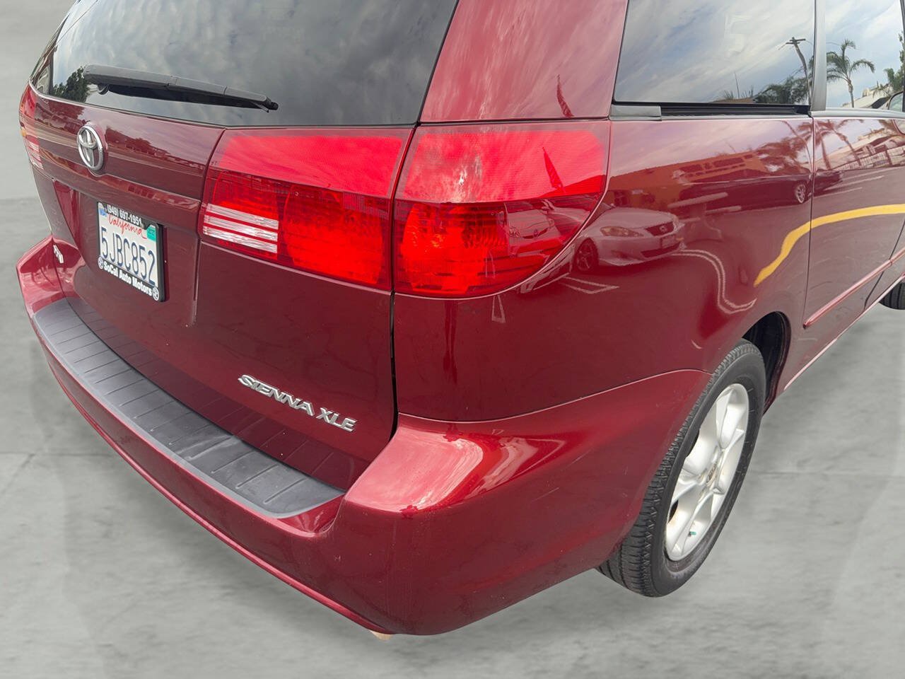 Used 2004 Toyota Sienna XLE w/ XLE Pkg 19 FWD image 30