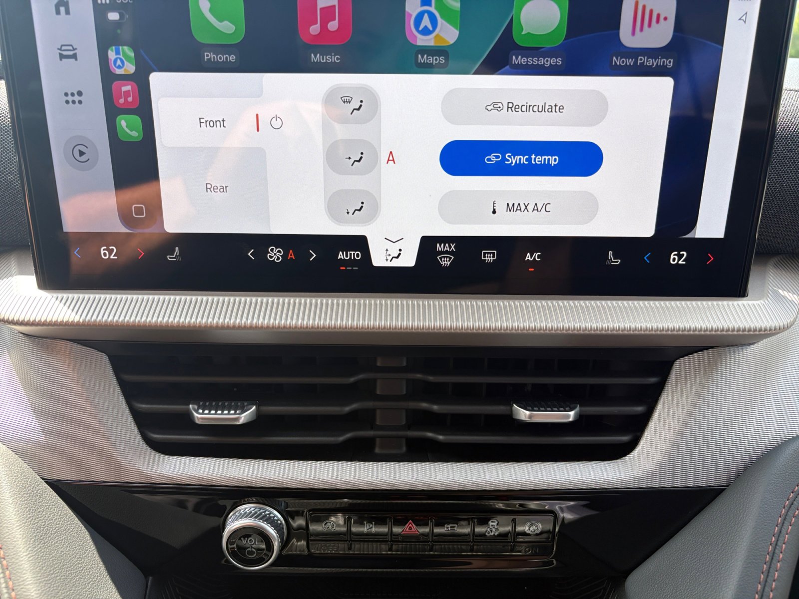 Used 2025 Ford Explorer Active RWD image 16