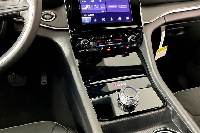 New 2025 Jeep Grand Cherokee Altitude image 7