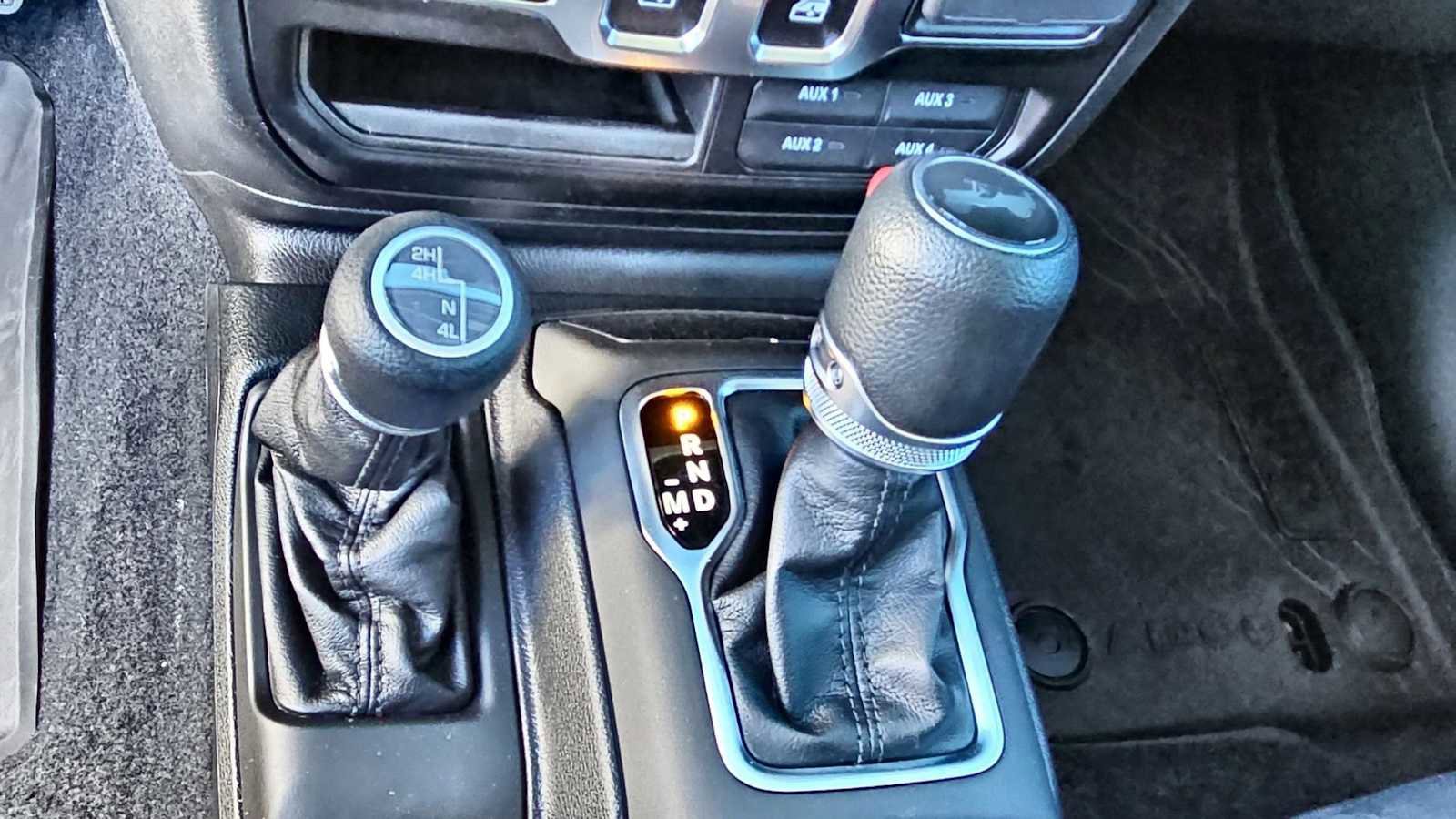 Used 2023 Jeep Wrangler Sport S image 25