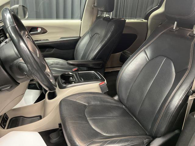 Used 2019 Chrysler Pacifica Touring-L Plus w/ Advanced Safetytec Group image 14