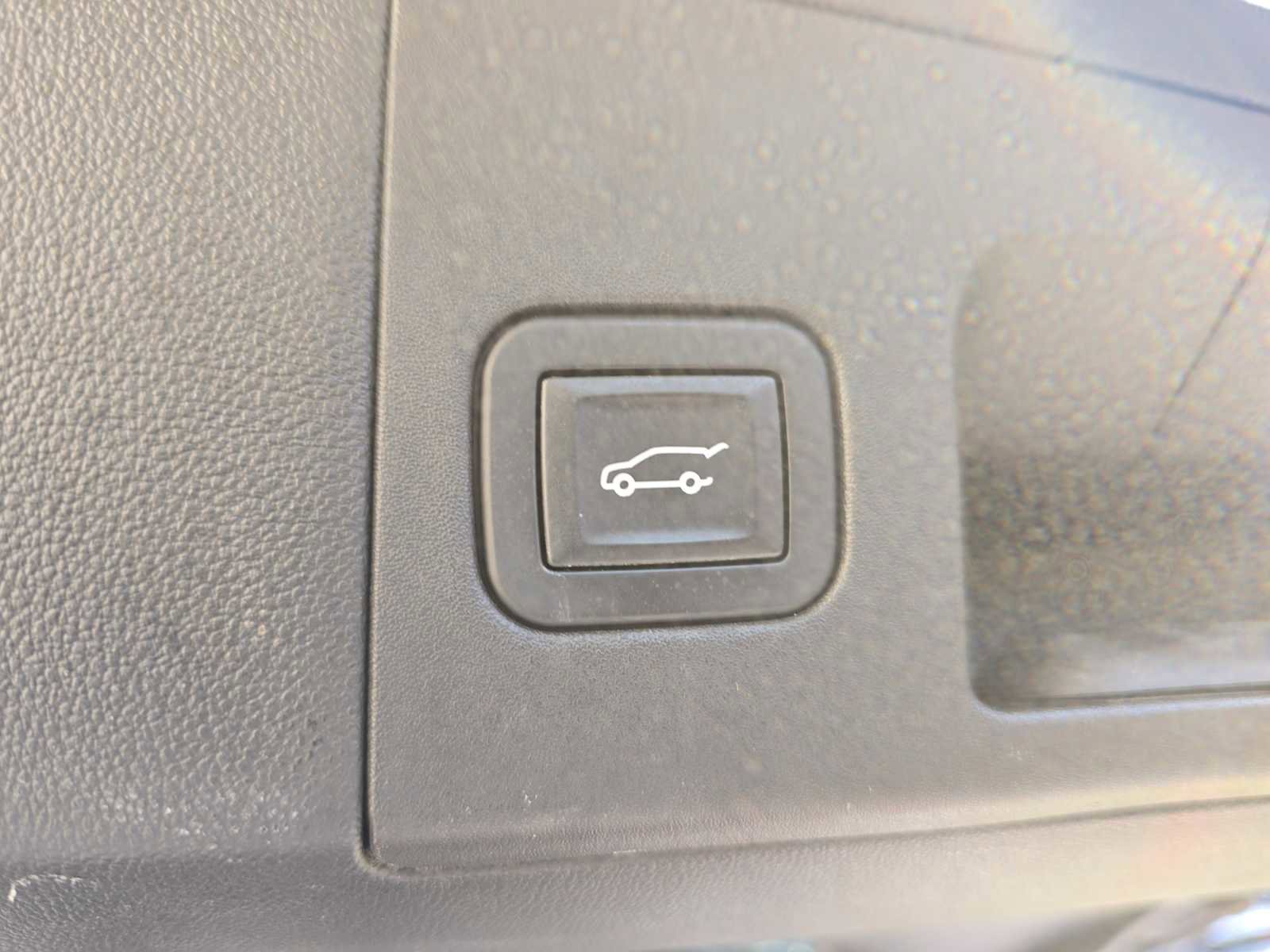 Used 2017 Cadillac XT5 FWD image 25