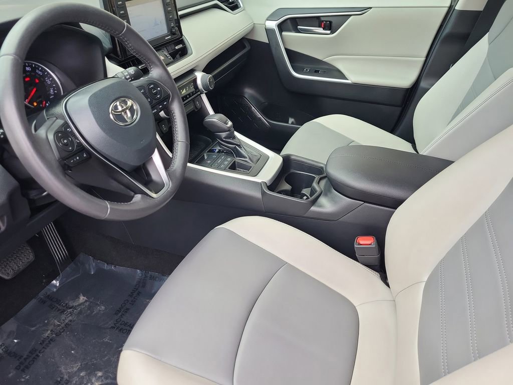 Used 2021 Toyota RAV4 XLE Premium AWD/4WD image 10