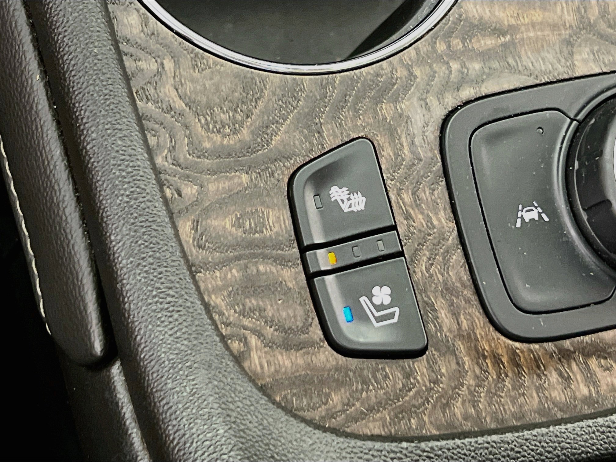 Used 2021 GMC Acadia Denali w/ Denali Ultimate Package AWD/4WD image 20