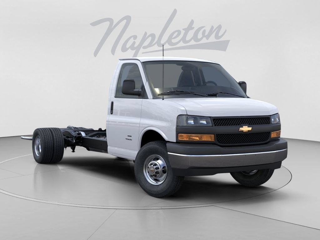 New 2026 Chevrolet Express 4500 w/ Power Convenience Package RWD image 9