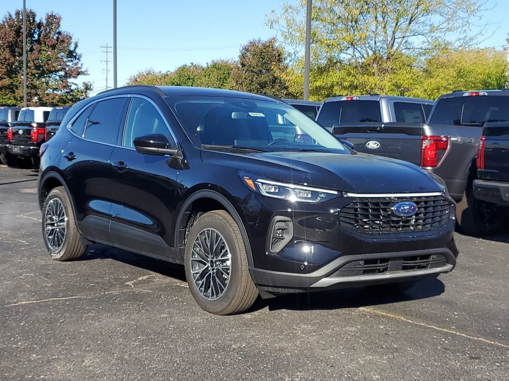 New 2026 Ford Escape SE w/ PHEV Premium Package video 3