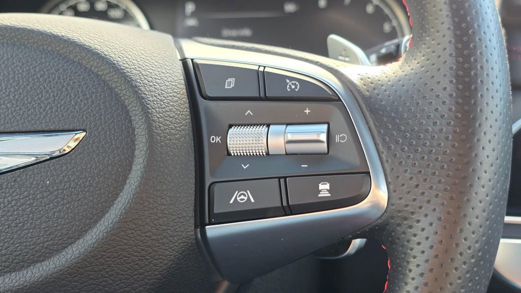 Used 2023 Genesis G70 2.0T w/ Sport Prestige Package image 28