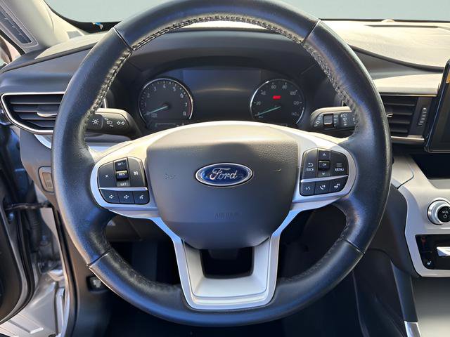 Certified 2022 Ford Explorer XLT w/ Equipment Group 202A AWD/4WD image 17