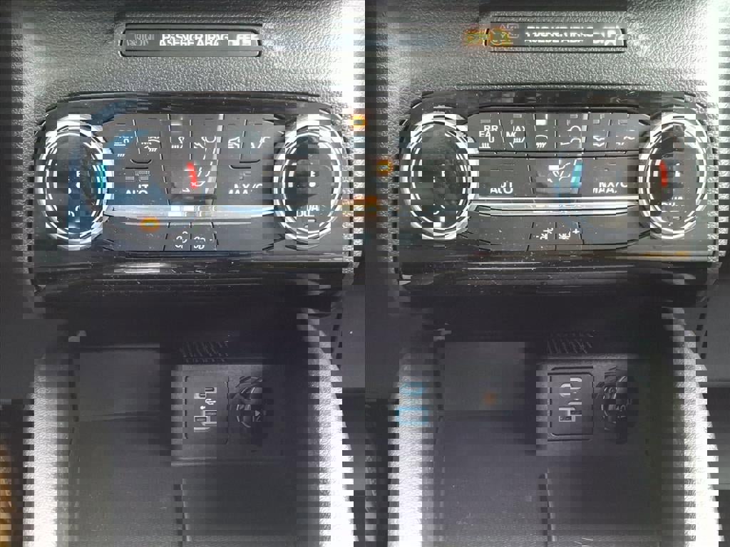 Used 2022 Ford Escape SE w/ Convenience Package image 17