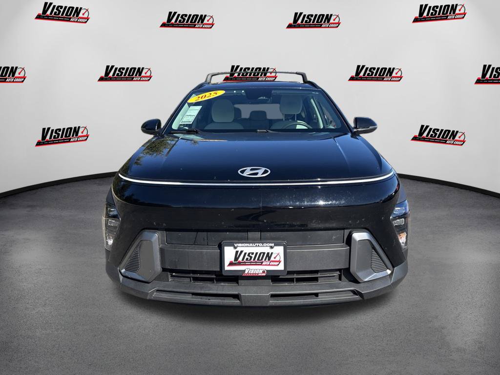 Used 2025 Hyundai Kona SEL AWD/4WD image 2