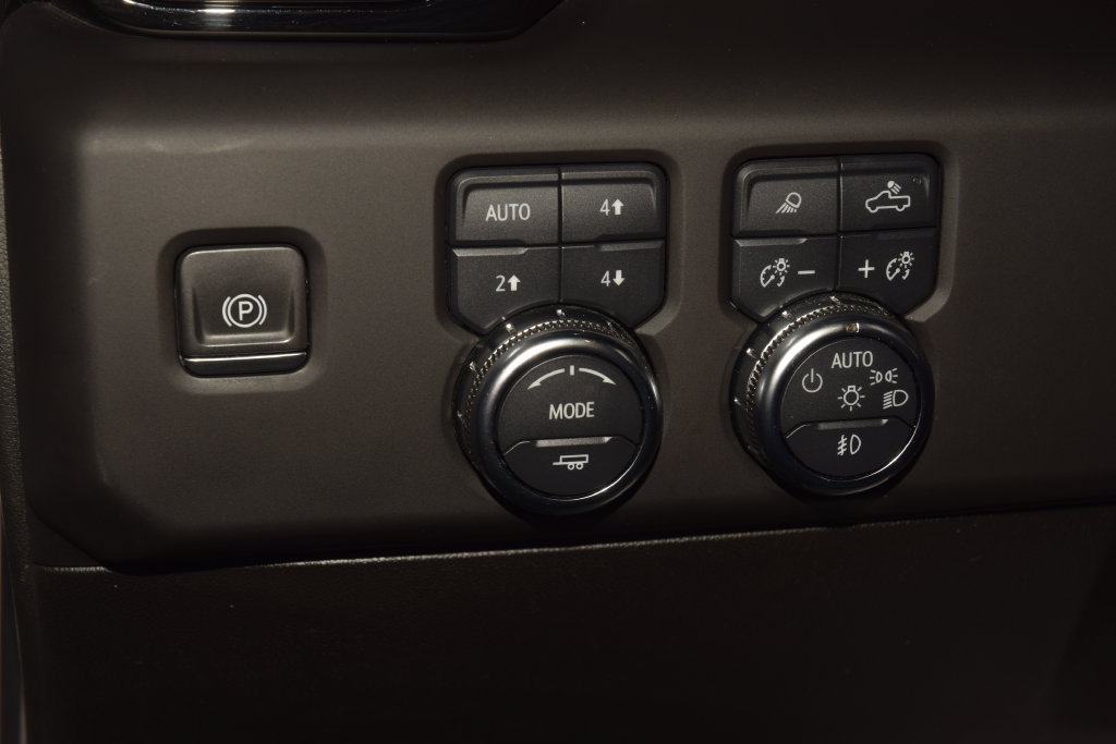 Used 2024 GMC Sierra 2500 AT4 w/ AT4 Premium Plus Package AWD/4WD image 40