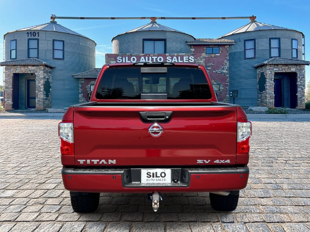 Used 2018 Nissan Titan SV w/ SV Convenience Package AWD/4WD image 4