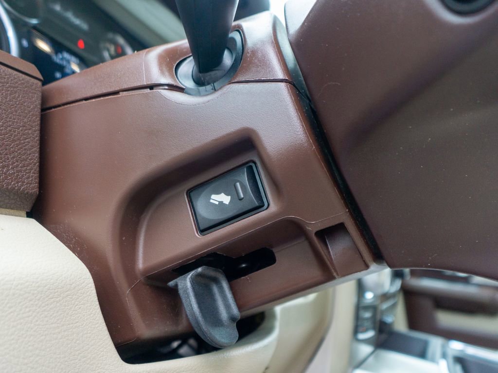 Used 2016 RAM 1500 Laramie w/ Convenience Group image 21