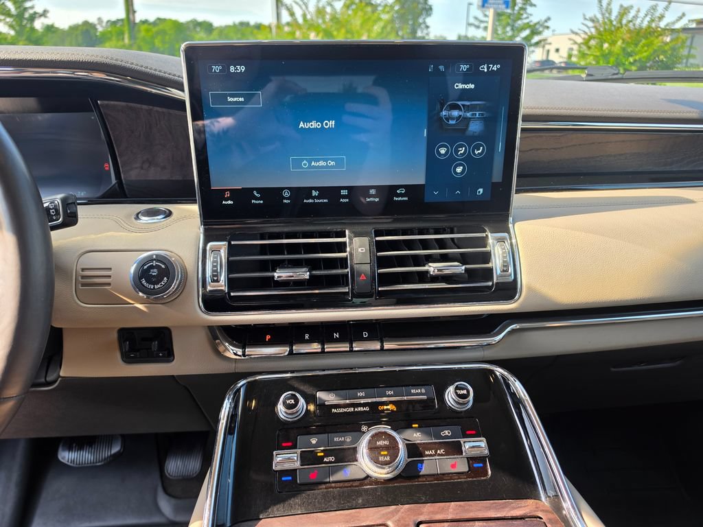 Used 2022 Lincoln Navigator Reserve AWD/4WD image 24