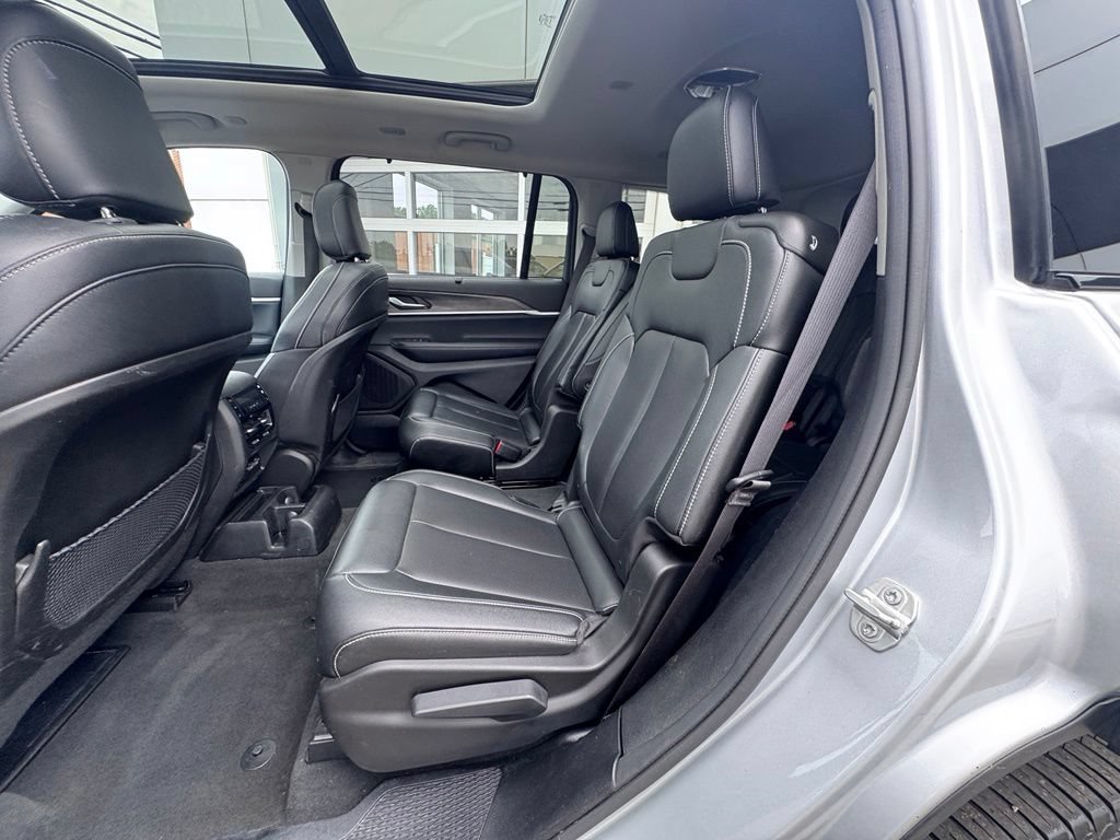 Used 2024 Jeep Grand Cherokee L Limited w/ Luxury Tech Group II AWD/4WD image 25