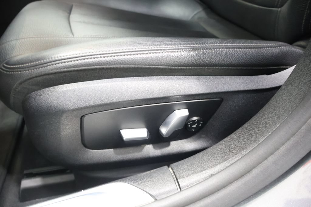 Used 2018 BMW 740i RWD image 14