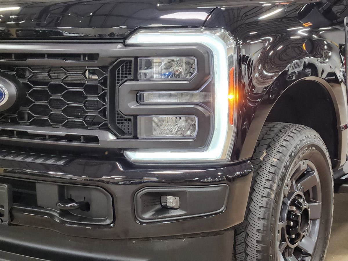 Used 2024 Ford F250 Lariat w/ Sport Appearance Package AWD/4WD image 14