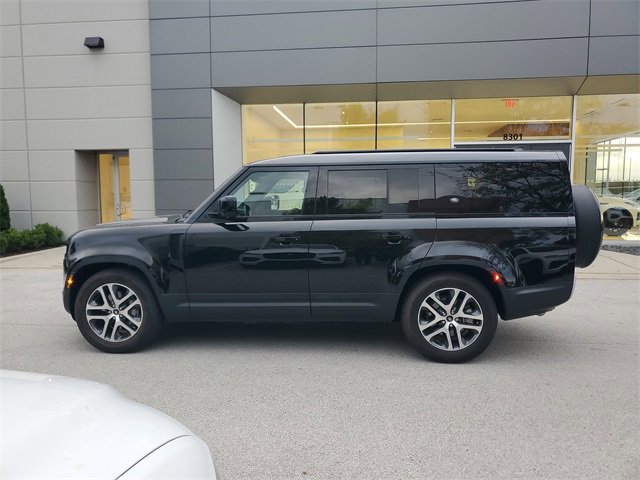 Certified 2023 Land Rover Defender 130 SE image 9