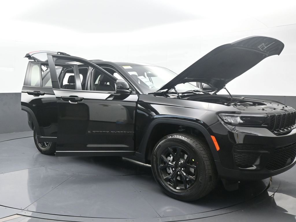 New 2025 Jeep Grand Cherokee Altitude image 66