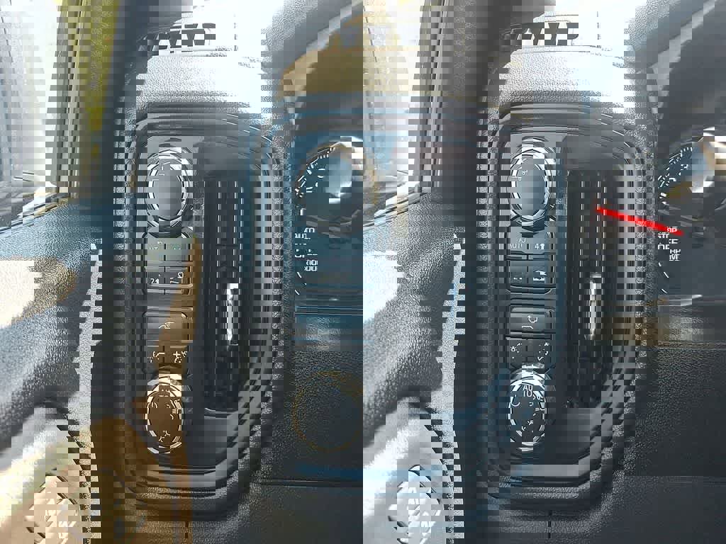 Used 2021 Chevrolet Silverado 1500 Custom image 18